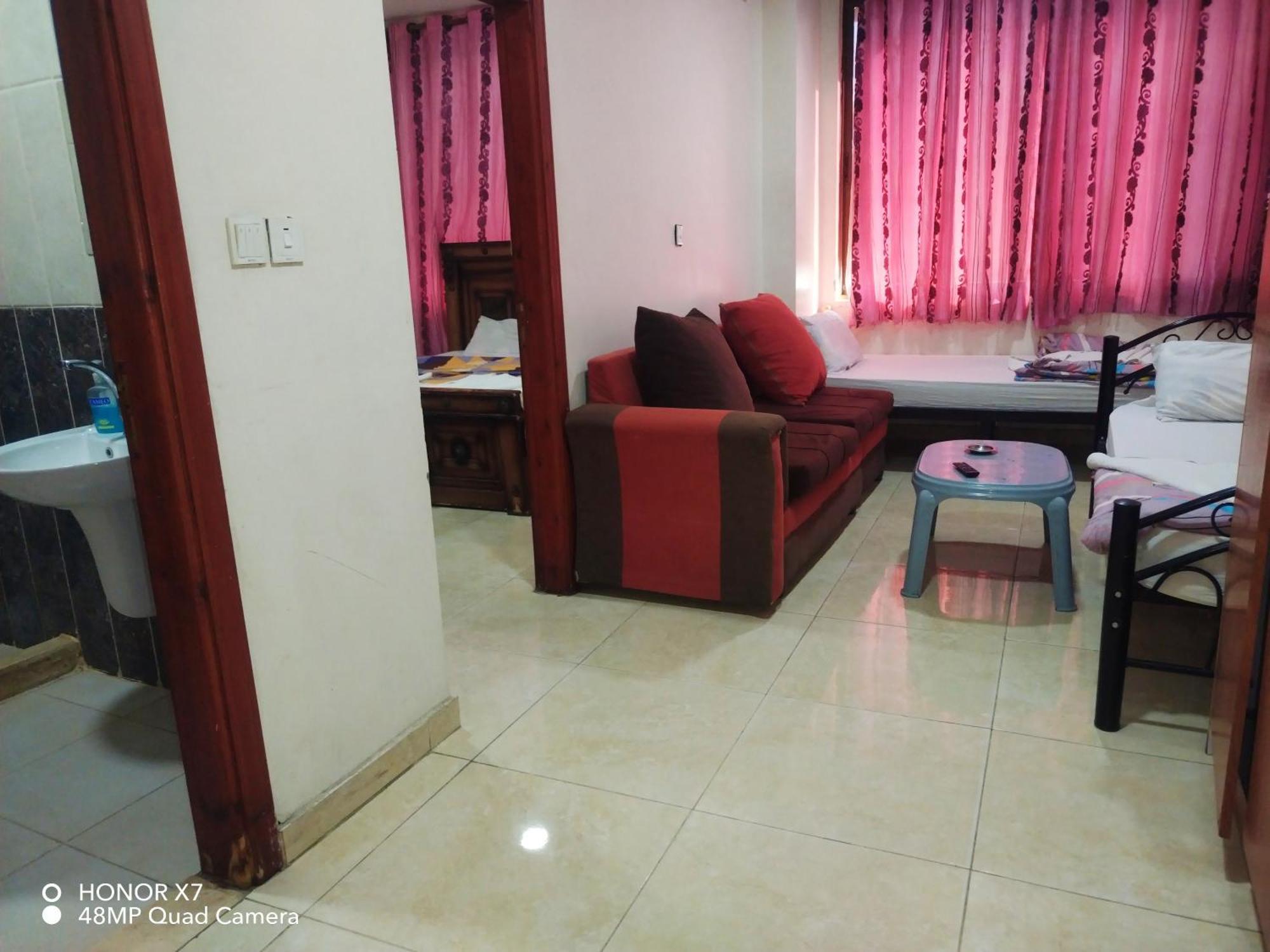 Farah Plaza Hostel &Hotel Apartments Aqaba Bilik gambar
